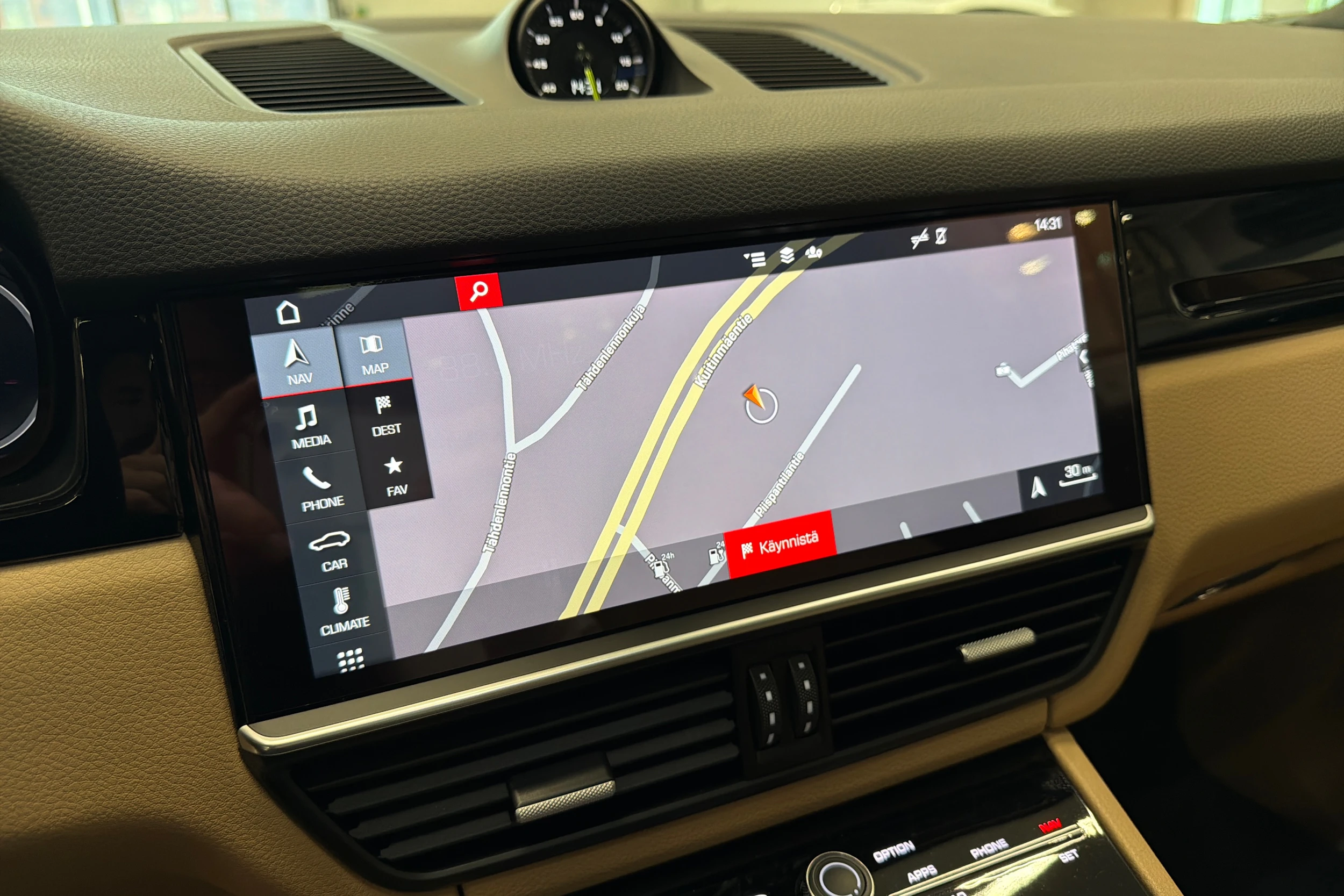 Musta Porsche Cayenne 2020 kuva 21.