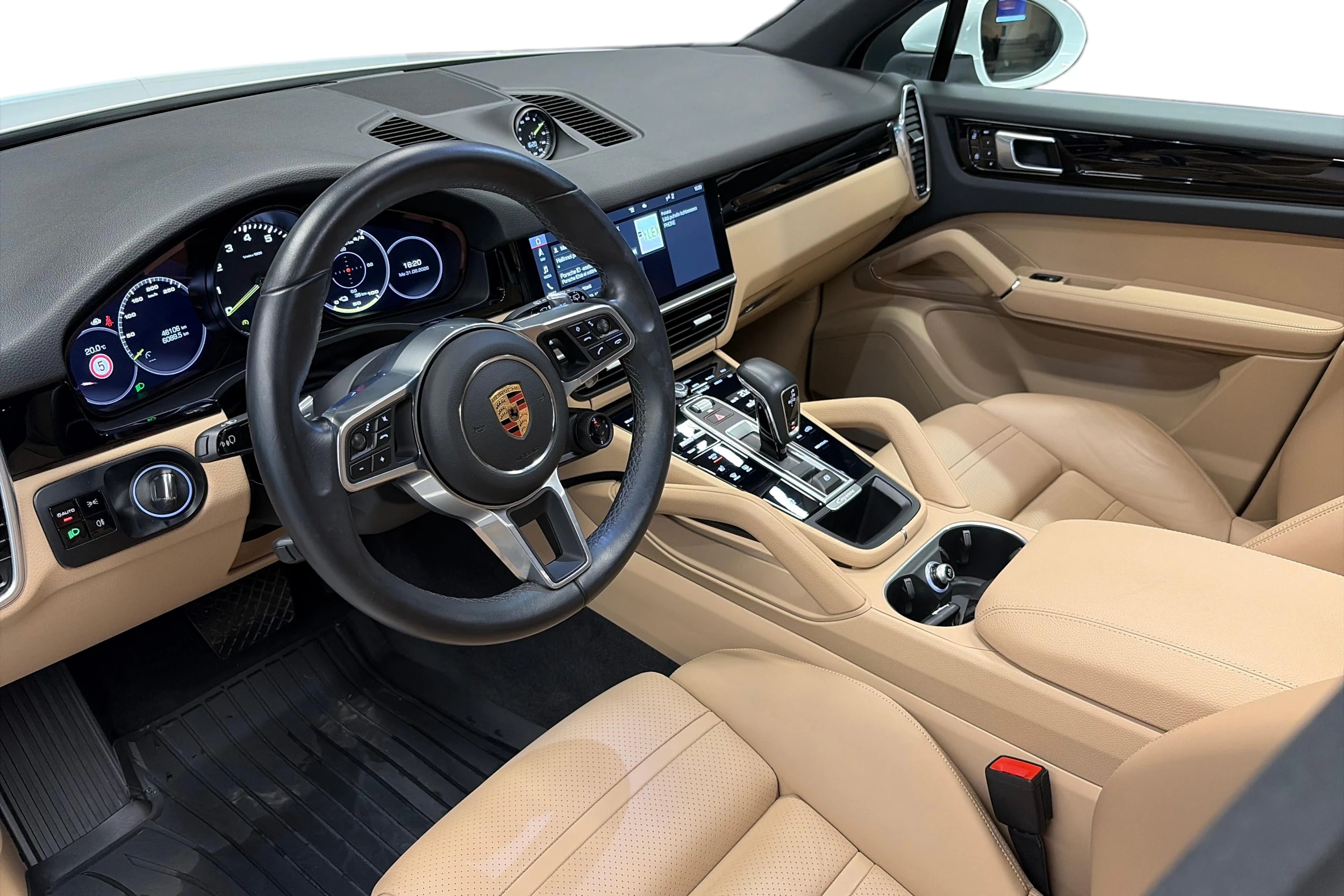 valkoinen Porsche Cayenne 2020 kuva 6.