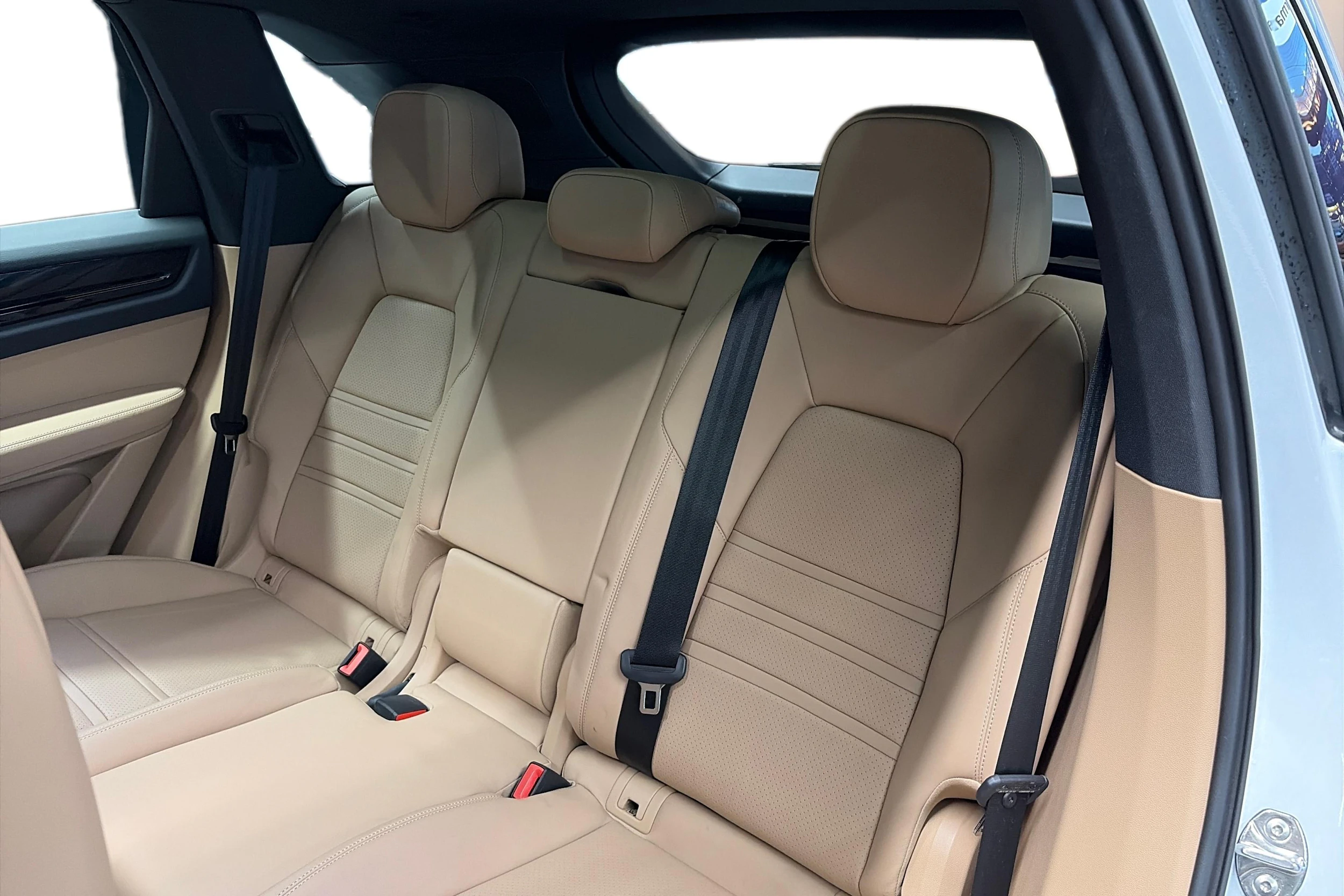 valkoinen Porsche Cayenne 2020 kuva 8.