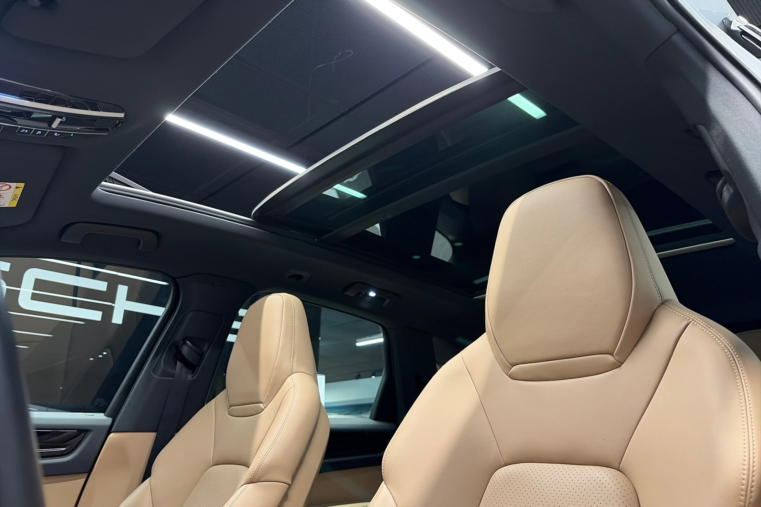 valkoinen Porsche Cayenne 2020 kuva 14.