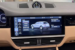 valkoinen Porsche Cayenne 2020 kuva 19.