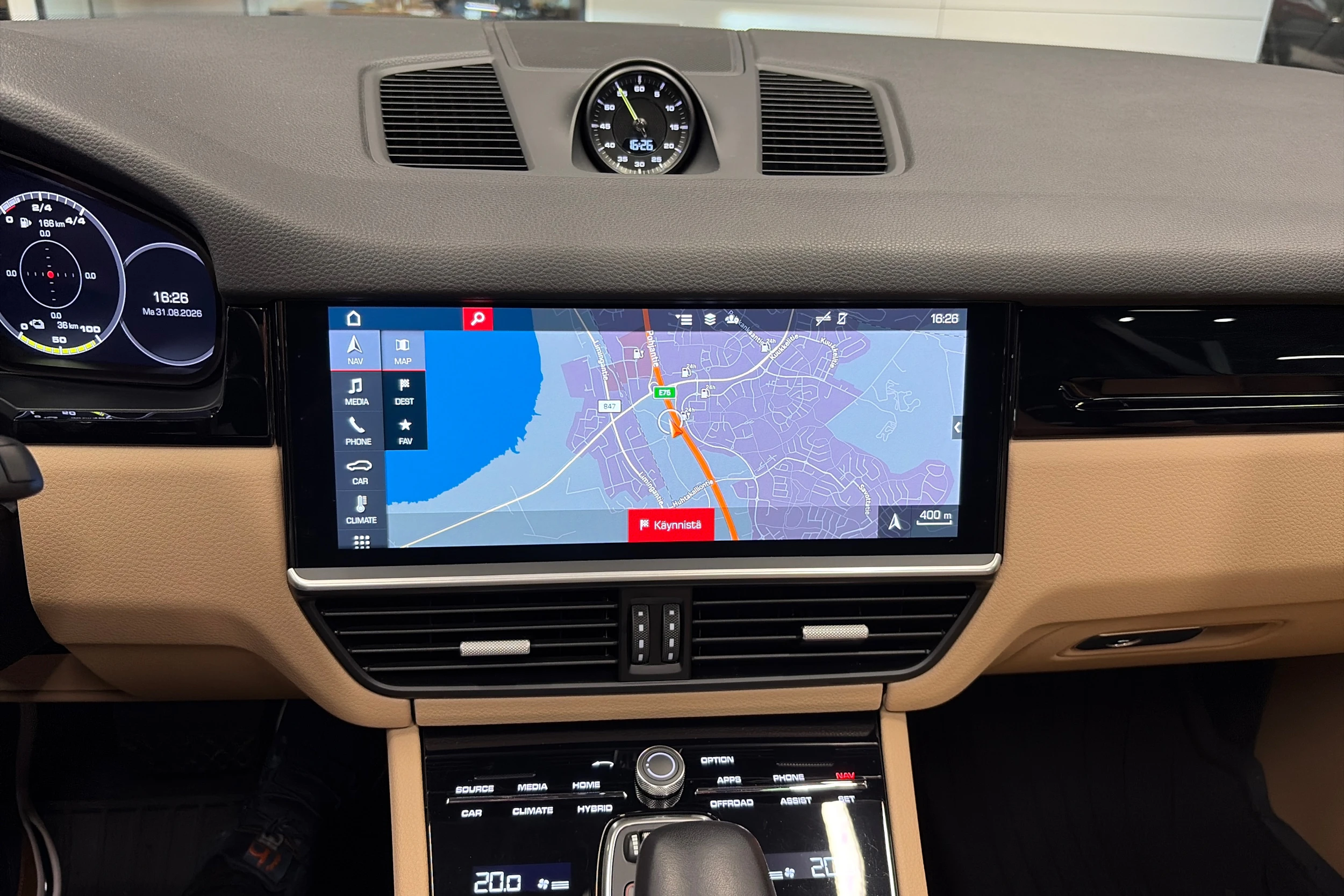 valkoinen Porsche Cayenne 2020 kuva 21.