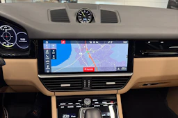 valkoinen Porsche Cayenne 2020 kuva 21.