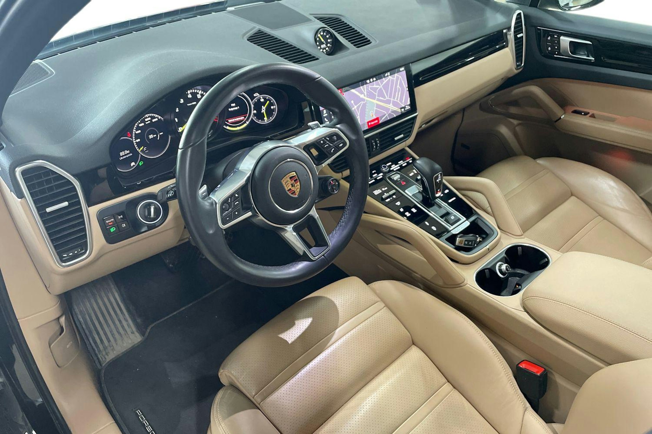 Musta Porsche Cayenne 2020 kuva 7.