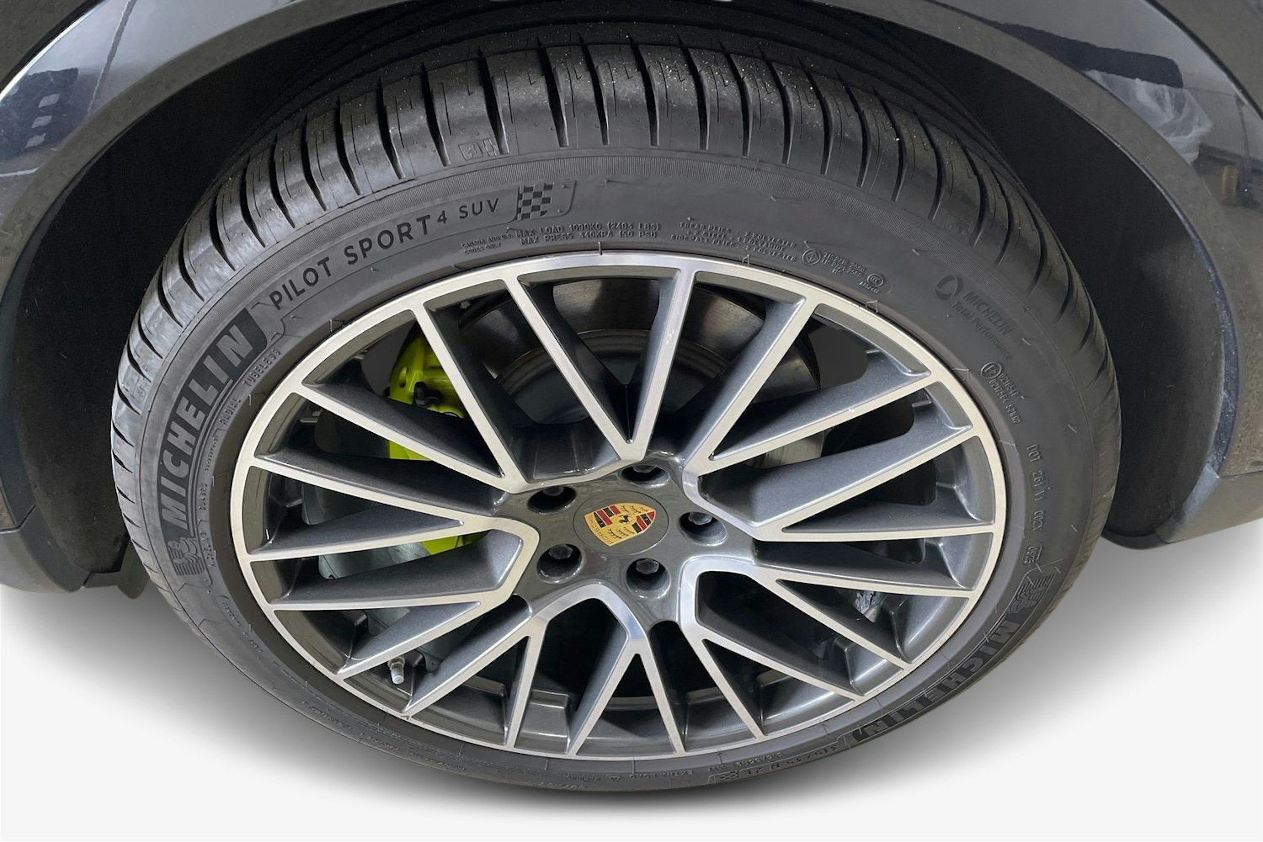 Musta Porsche Cayenne 2020 kuva 11.