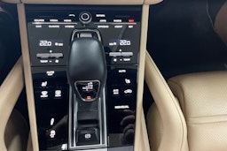 Musta Porsche Cayenne 2020 kuva 24.