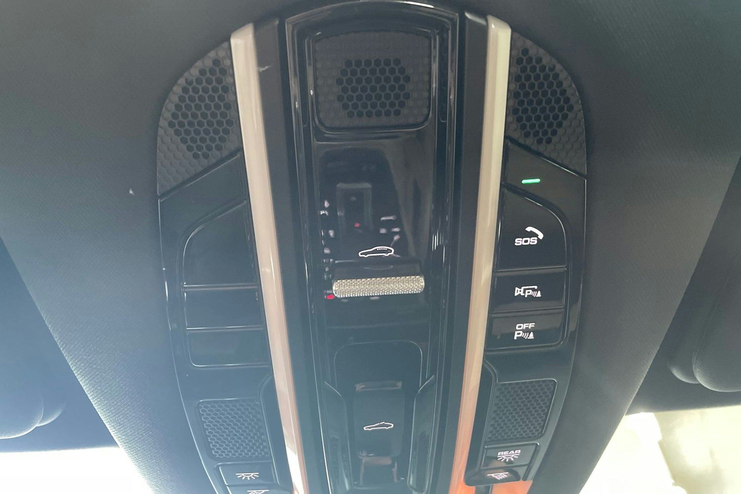 Musta Porsche Cayenne 2020 kuva 28.