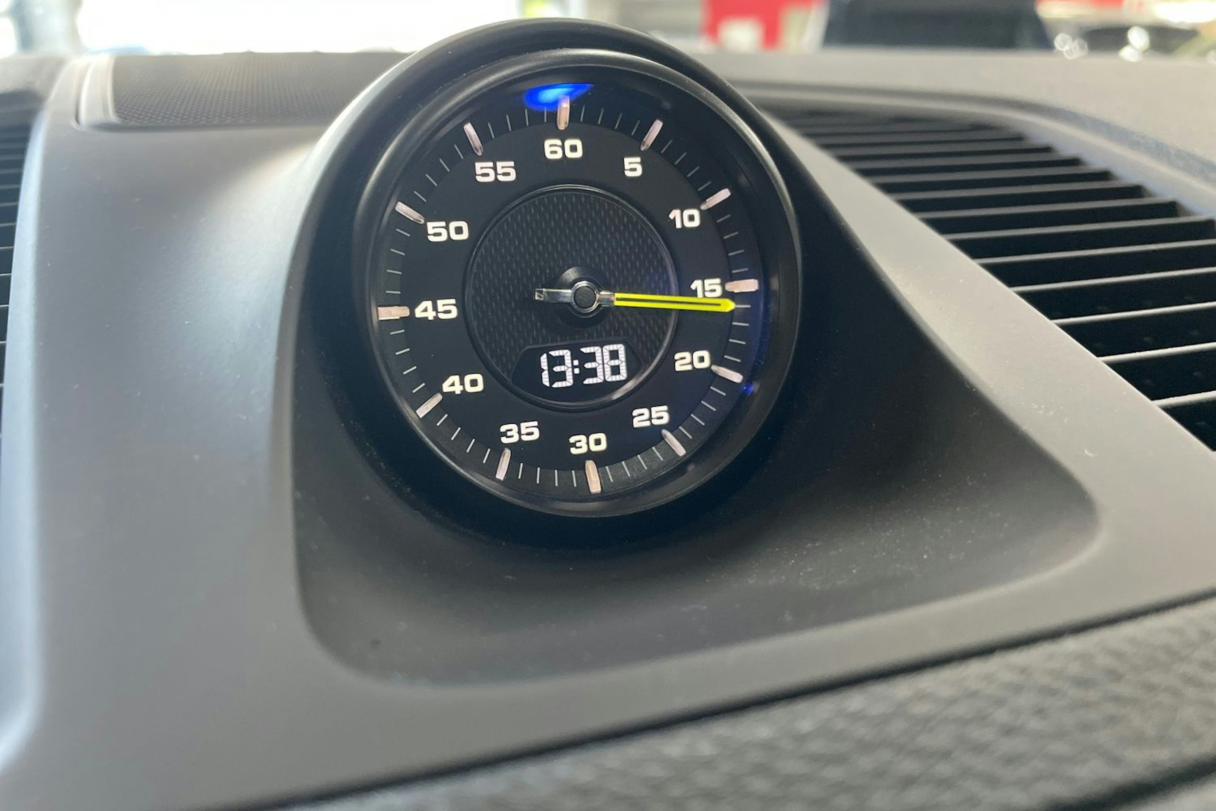 Musta Porsche Cayenne 2020 kuva 32.