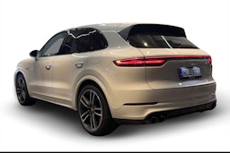 Valkoinen Porsche Cayenne 2020 kuva 2.