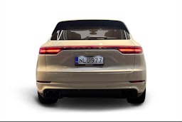 Valkoinen Porsche Cayenne 2020 kuva 3.