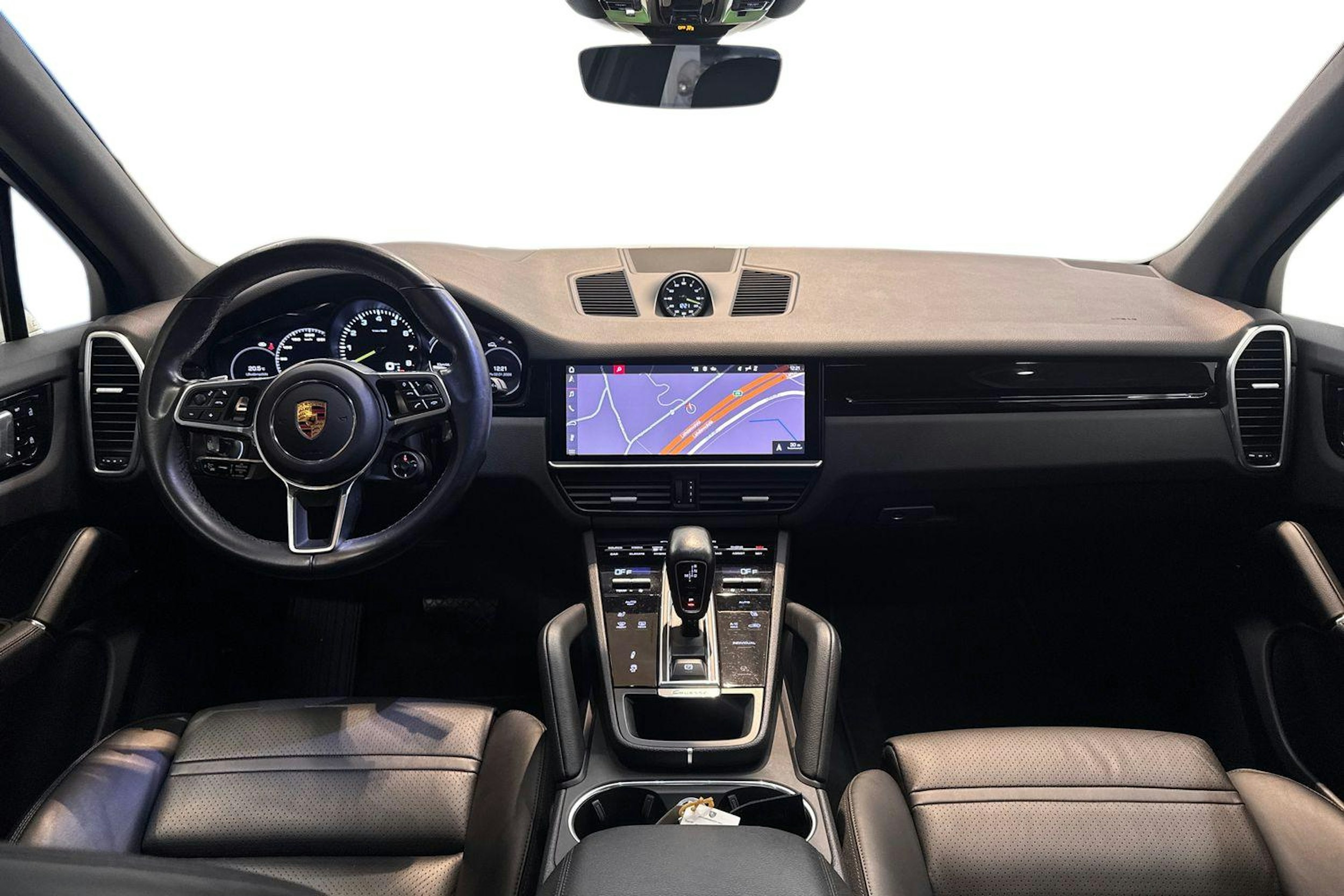 Valkoinen Porsche Cayenne 2020 kuva 7.