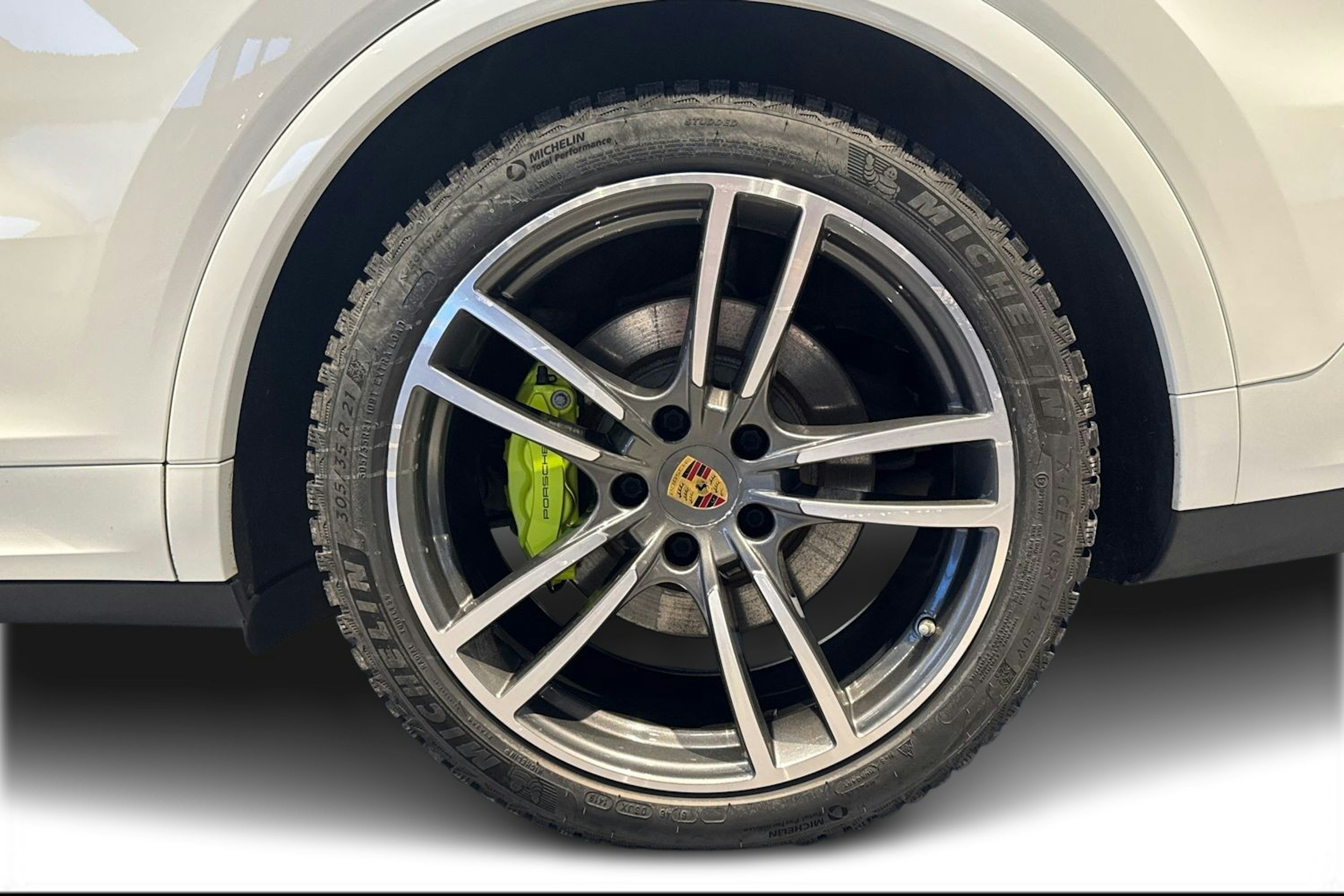 Valkoinen Porsche Cayenne 2020 kuva 9.