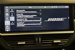 Valkoinen Porsche Cayenne 2020 kuva 16.