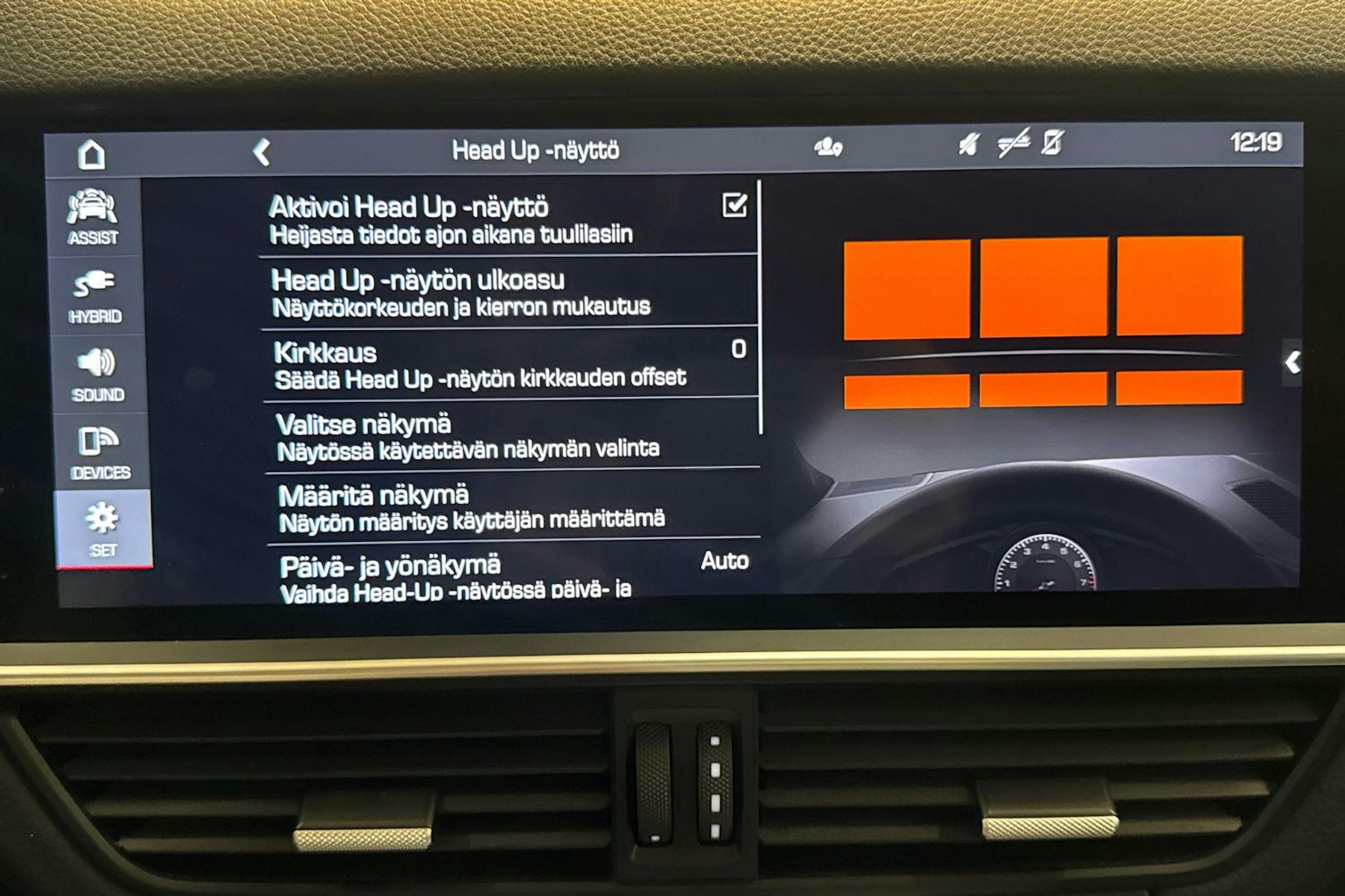 Valkoinen Porsche Cayenne 2020 kuva 19.