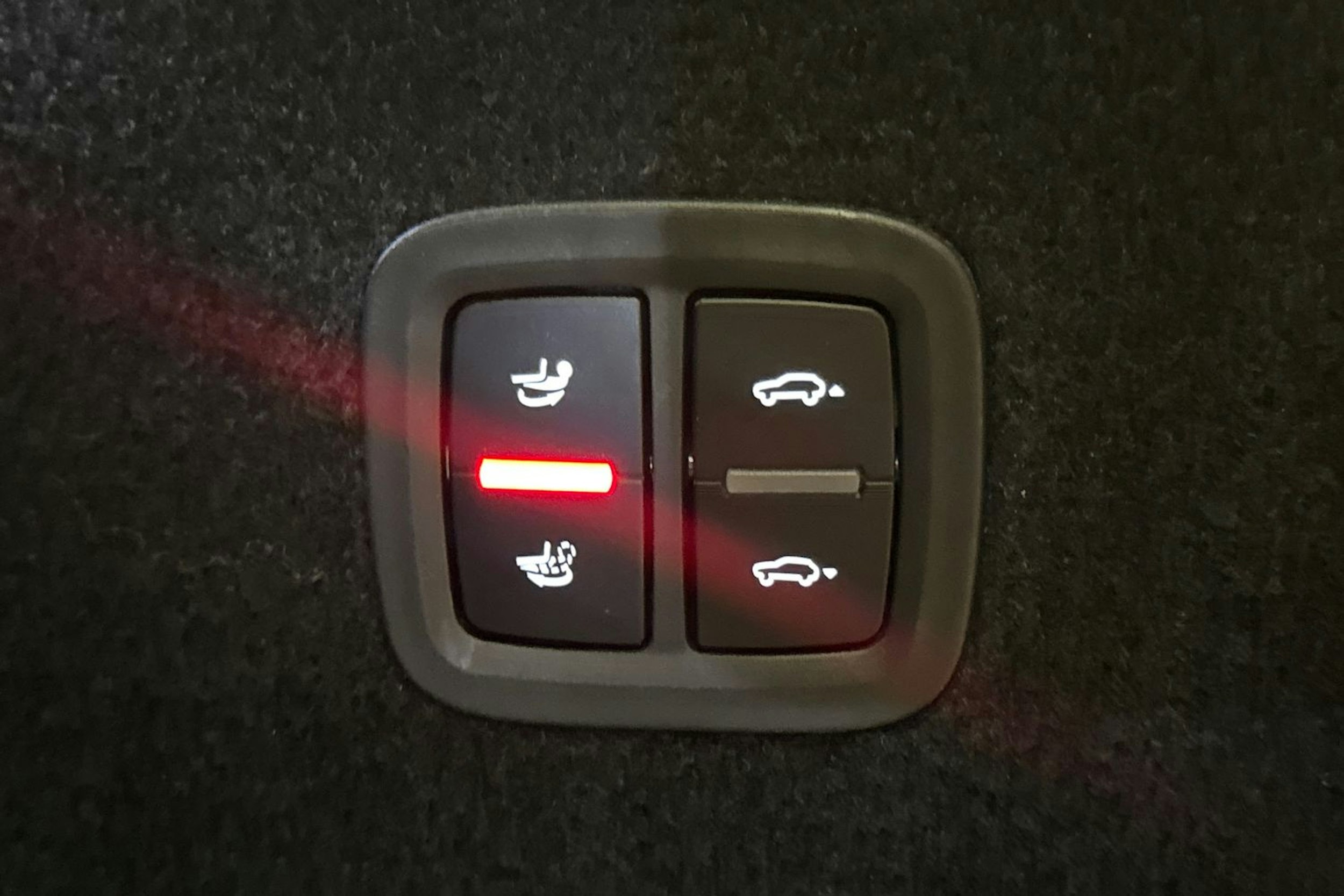 Valkoinen Porsche Cayenne 2020 kuva 23.