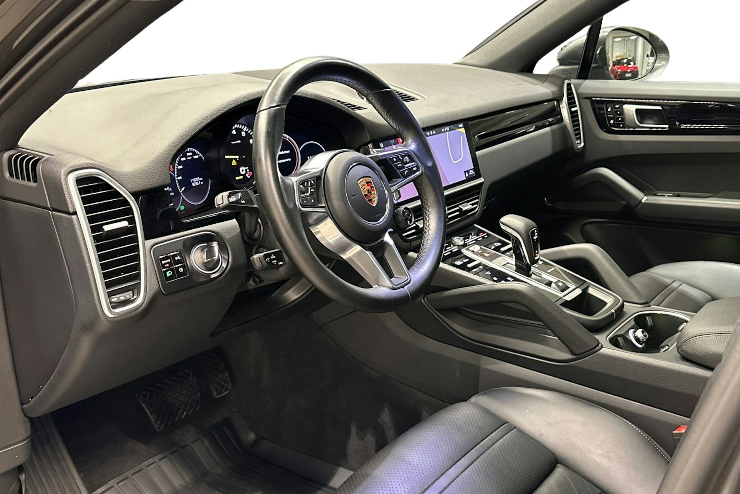 Harmaa Porsche Cayenne 2020 kuva 6.