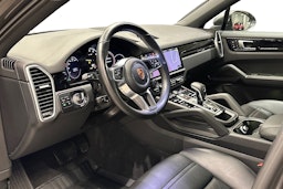 Harmaa Porsche Cayenne 2020 kuva 6.