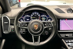 Harmaa Porsche Cayenne 2020 kuva 10.
