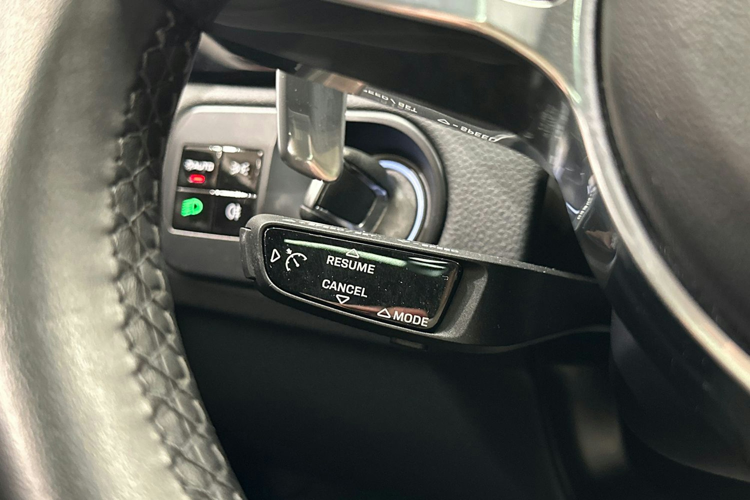 Harmaa Porsche Cayenne 2020 kuva 12.