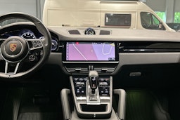Harmaa Porsche Cayenne 2020 kuva 14.