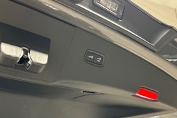 Harmaa Porsche Cayenne 2020 kuva 21.