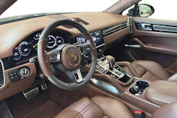 Musta Porsche Cayenne 2020 kuva 6.