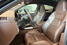 Musta Porsche Cayenne 2020 kuva 9.