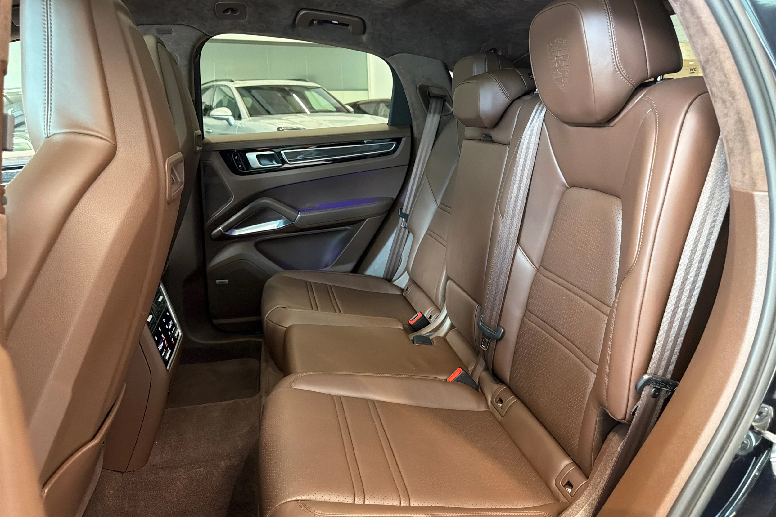 Musta Porsche Cayenne 2020 kuva 10.
