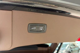 Musta Porsche Cayenne 2020 kuva 12.