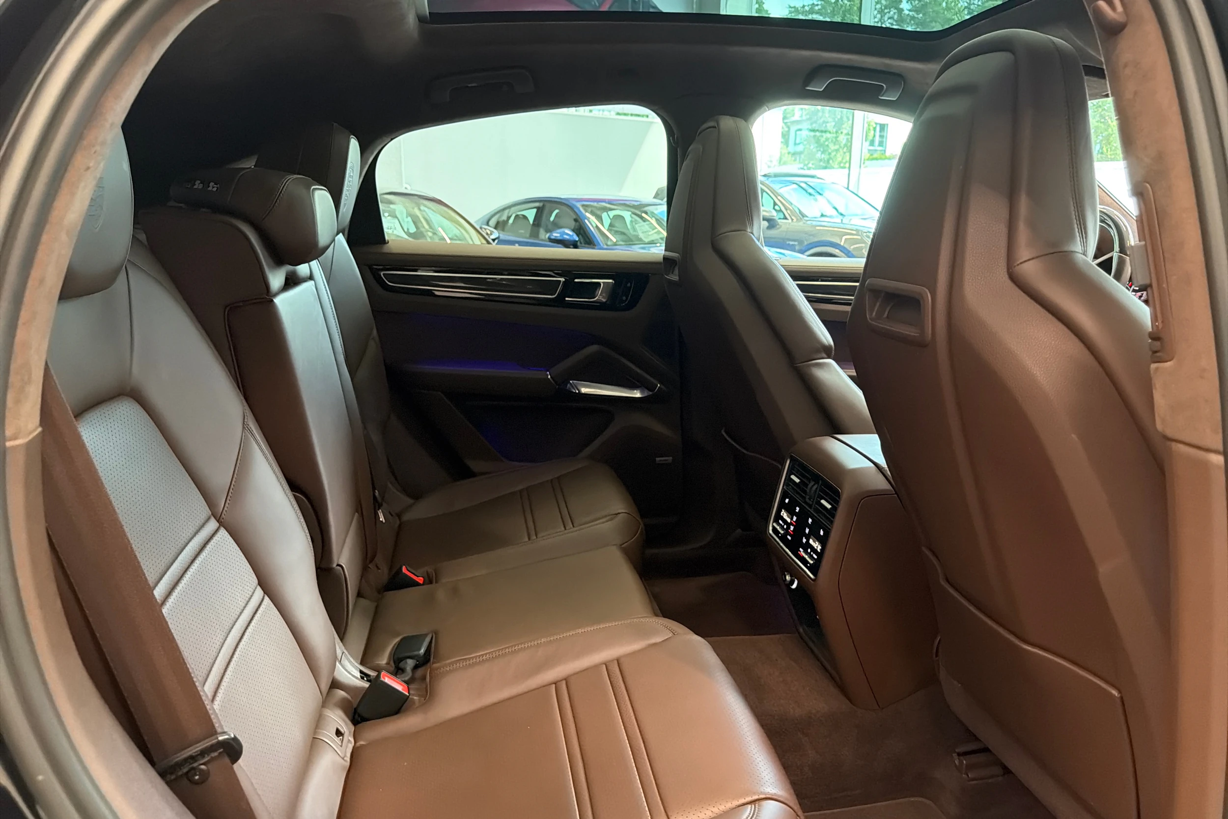 Musta Porsche Cayenne 2020 kuva 13.