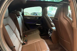Musta Porsche Cayenne 2020 kuva 13.