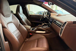 Musta Porsche Cayenne 2020 kuva 14.