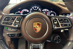 Musta Porsche Cayenne 2020 kuva 16.
