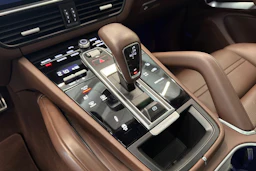 Musta Porsche Cayenne 2020 kuva 21.
