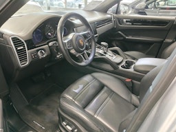 harmaa Porsche Cayenne 2020 kuva 2.