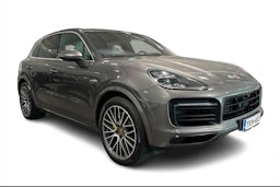 Harmaa Porsche Cayenne 2020 kuva 1.