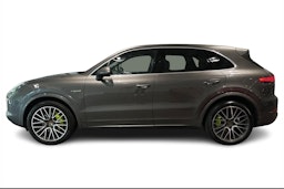 Harmaa Porsche Cayenne 2020 kuva 5.