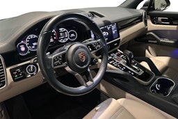 Harmaa Porsche Cayenne 2020 kuva 6.