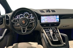 Harmaa Porsche Cayenne 2020 kuva 7.
