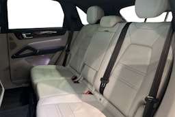 Harmaa Porsche Cayenne 2020 kuva 8.