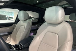 Harmaa Porsche Cayenne 2020 kuva 11.