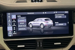 Harmaa Porsche Cayenne 2020 kuva 17.
