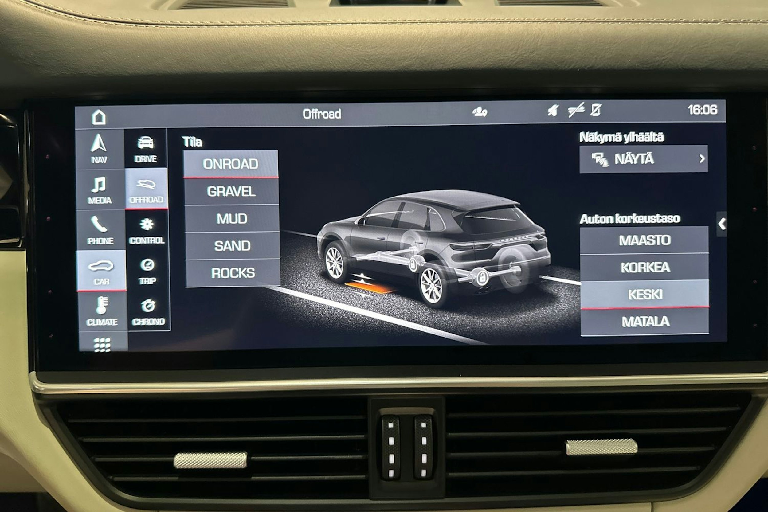 Harmaa Porsche Cayenne 2020 kuva 19.