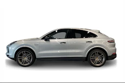 Harmaa Porsche Cayenne 2020 kuva 5.