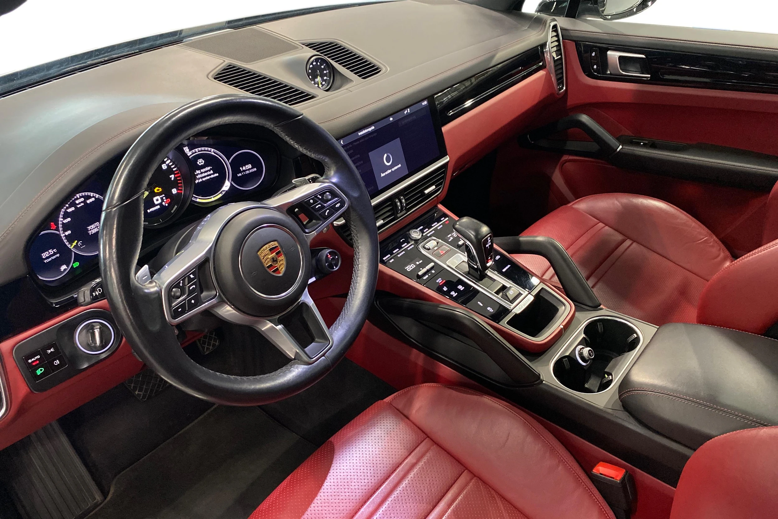 Harmaa Porsche Cayenne 2020 kuva 6.