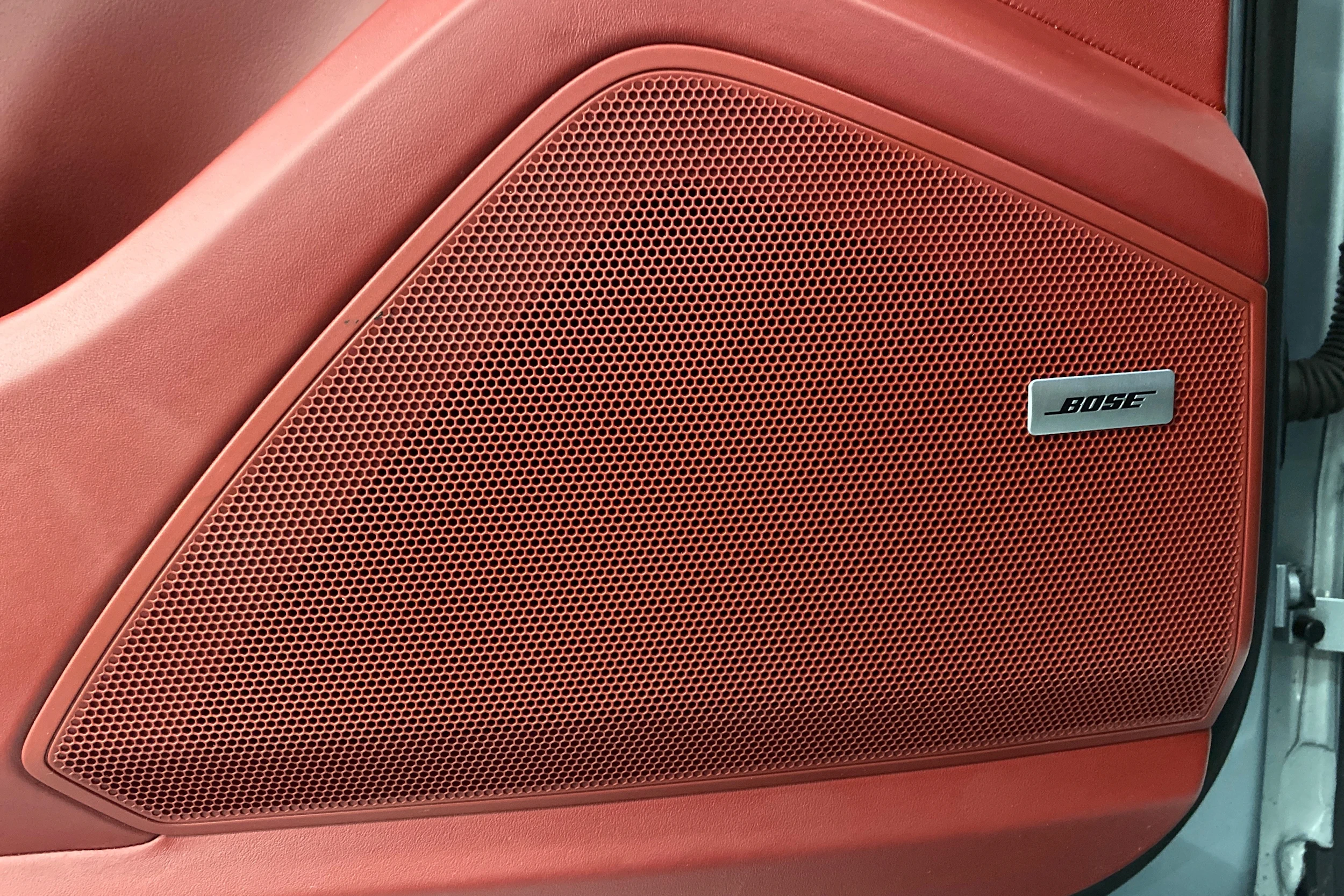 Harmaa Porsche Cayenne 2020 kuva 12.