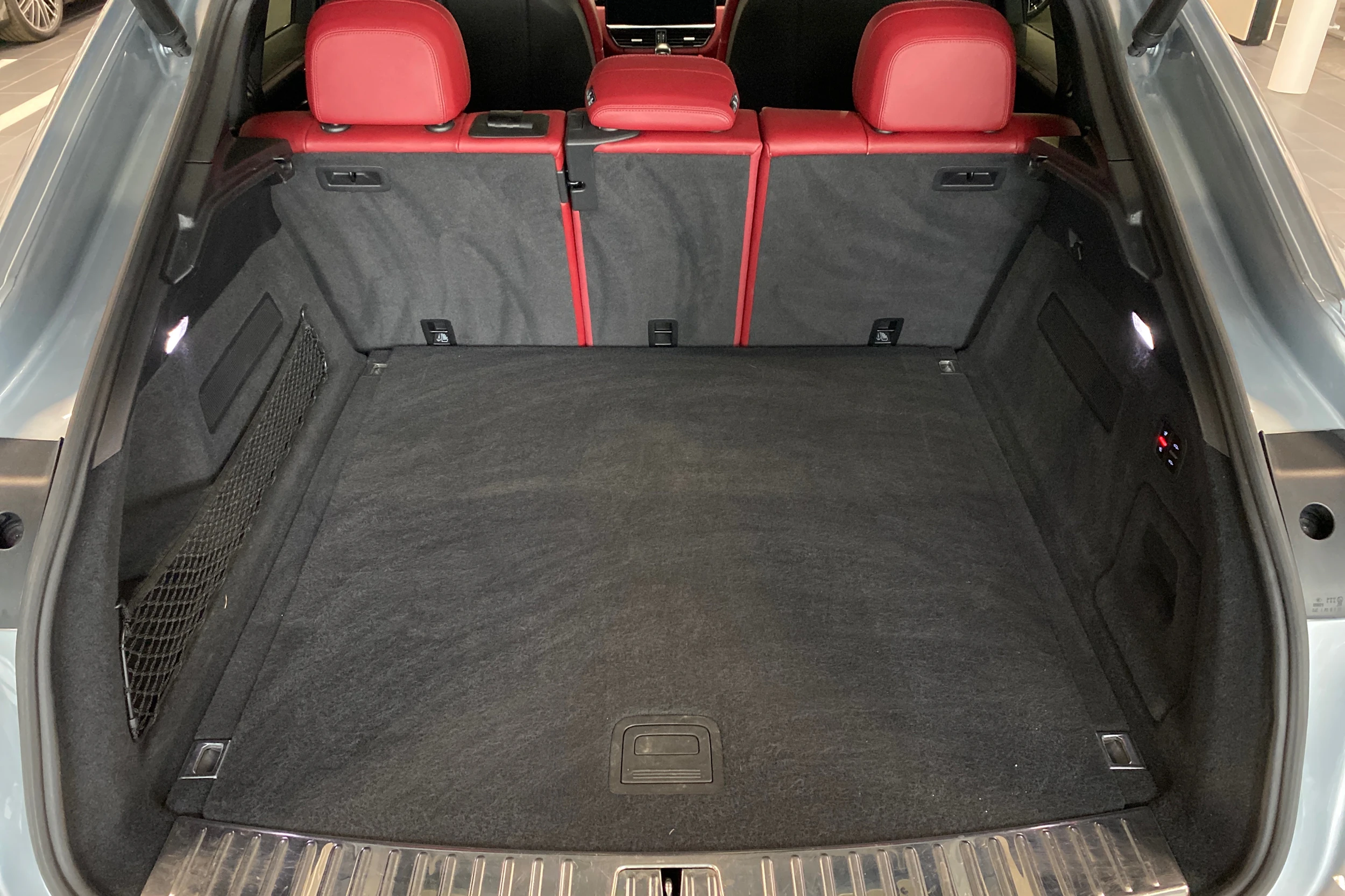 Harmaa Porsche Cayenne 2020 kuva 14.