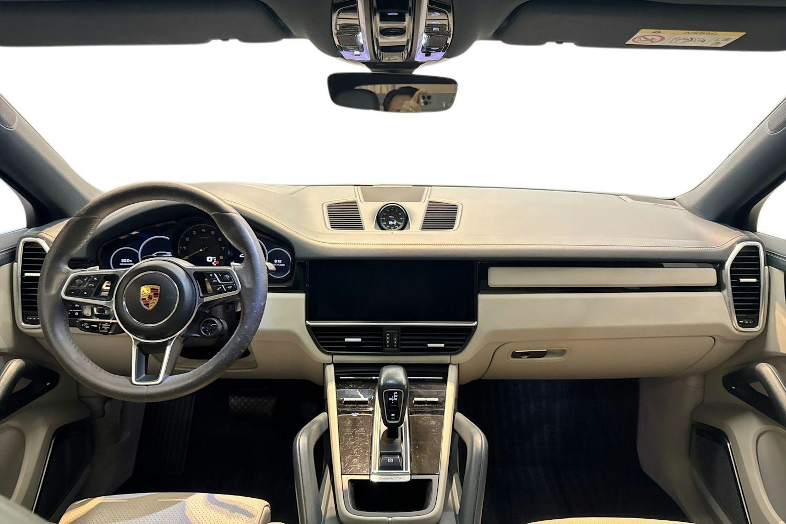 Harmaa Porsche Cayenne 2020 kuva 7.