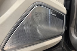 Harmaa Porsche Cayenne 2020 kuva 12.