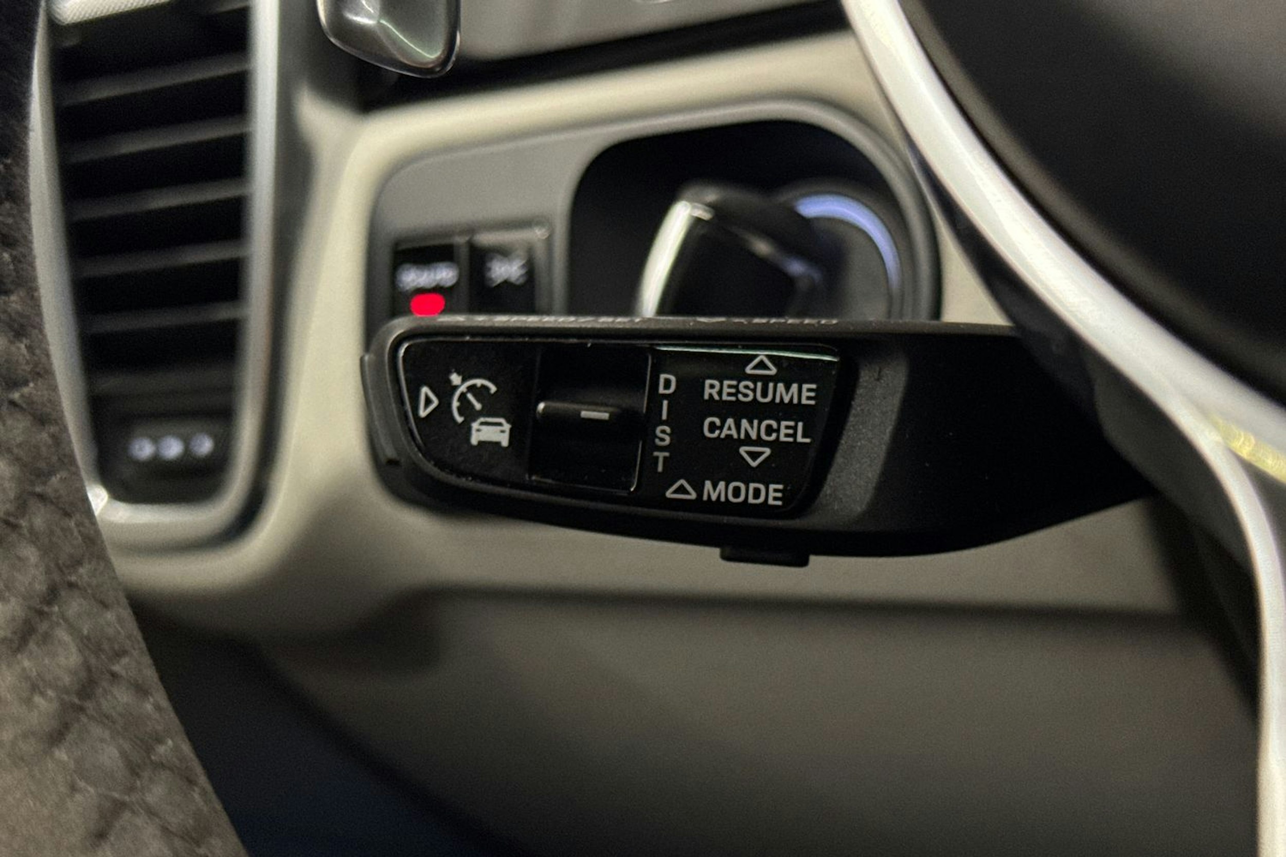 Harmaa Porsche Cayenne 2020 kuva 17.